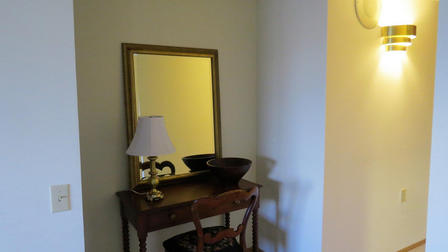 Suite E, 1 Bath, 698 sqft